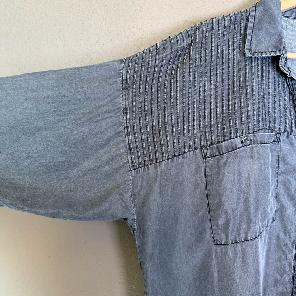 Lovestich Women’s Button Down Distressed Gray Top Size XL Pin-tuck Pleating - Picture 7 of 15